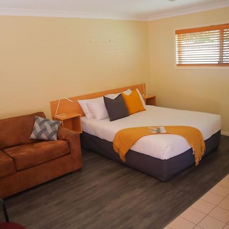 Country Roads Motor Inn Gayndah Exterior photo