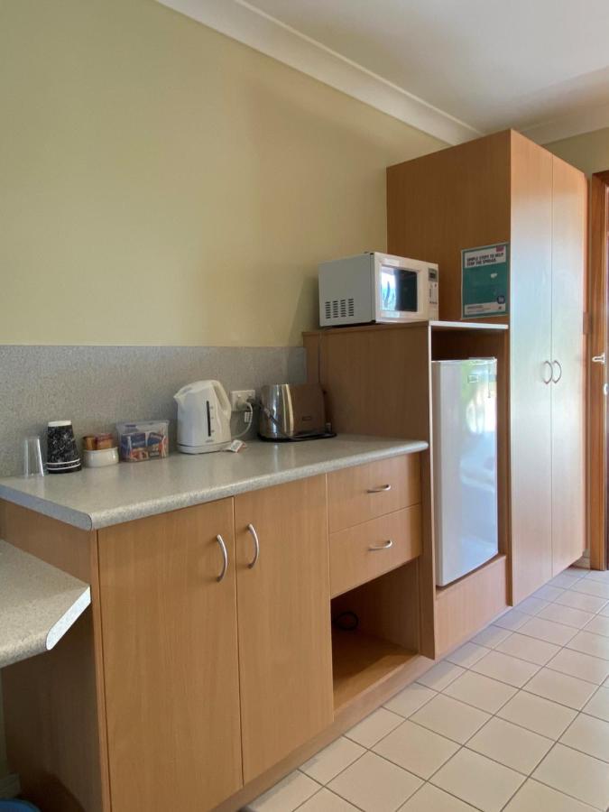 Country Roads Motor Inn Gayndah Exterior photo