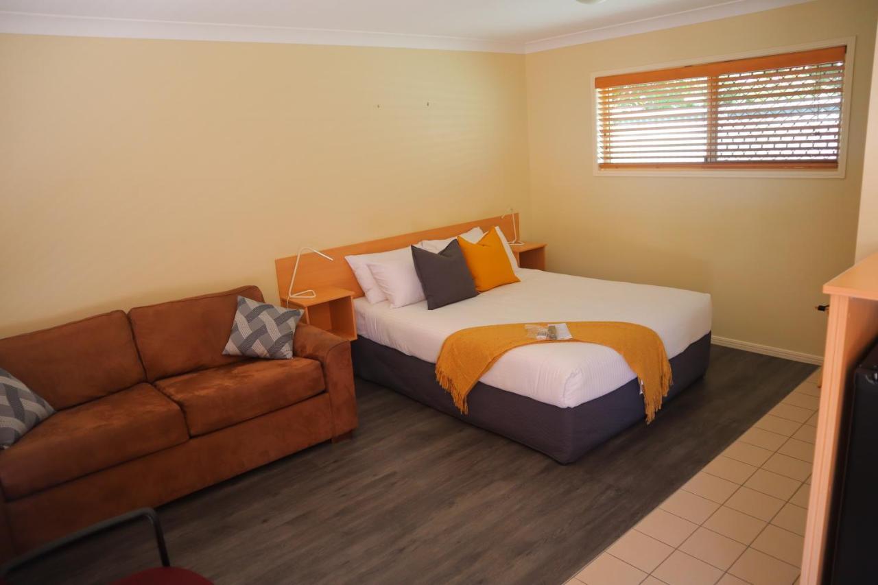 Country Roads Motor Inn Gayndah Exterior photo